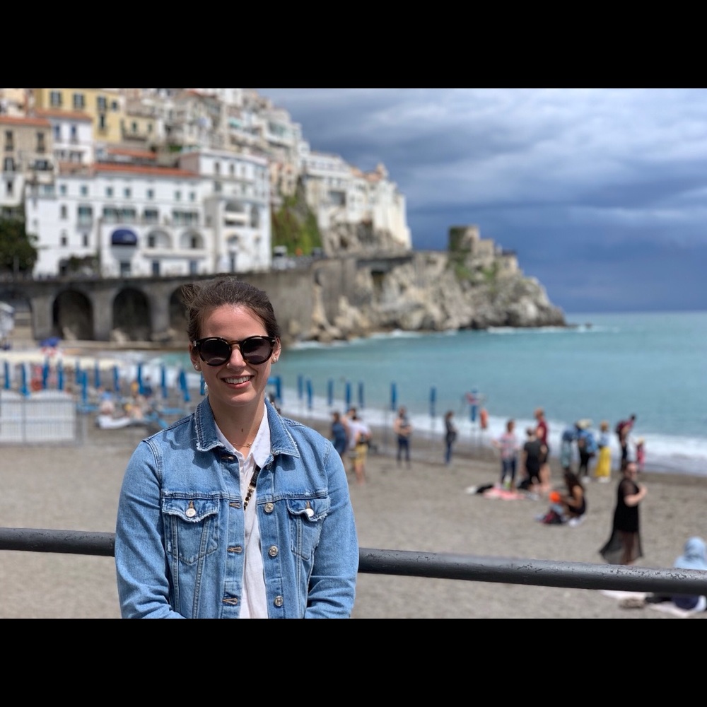 Meet your Posher, Emily